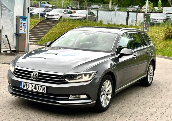 Volkswagen Passat cena 59999 przebieg: 200000, rok produkcji 2016 z Gdynia małe 596